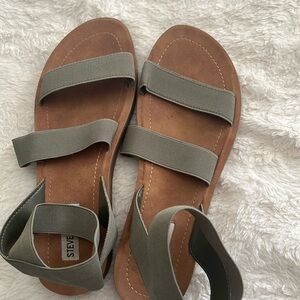 Steve Madden sandals